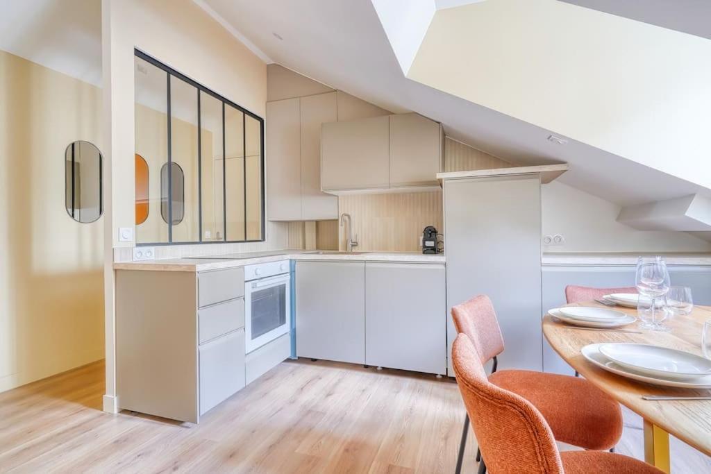 Apartment 4d#appart 4pers # 1 # Commerce # 15#ac *